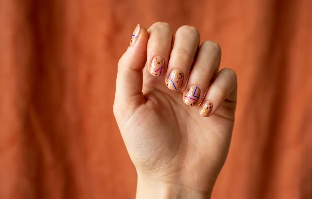 Unhas Curtas 2026: Nail Art Que Dura e Estica